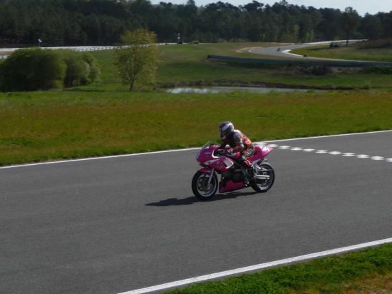 isabelle-650sv-sportwin-et-vip-race-2.jpg